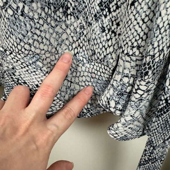 Gianni Bini Womens Snake Print Laura Wrap Dress in Grey Sz L | Office Flowy - Picture 7 of 13